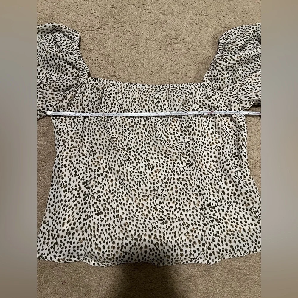 Abercrombie Leopard Print Puff Sleeve Top